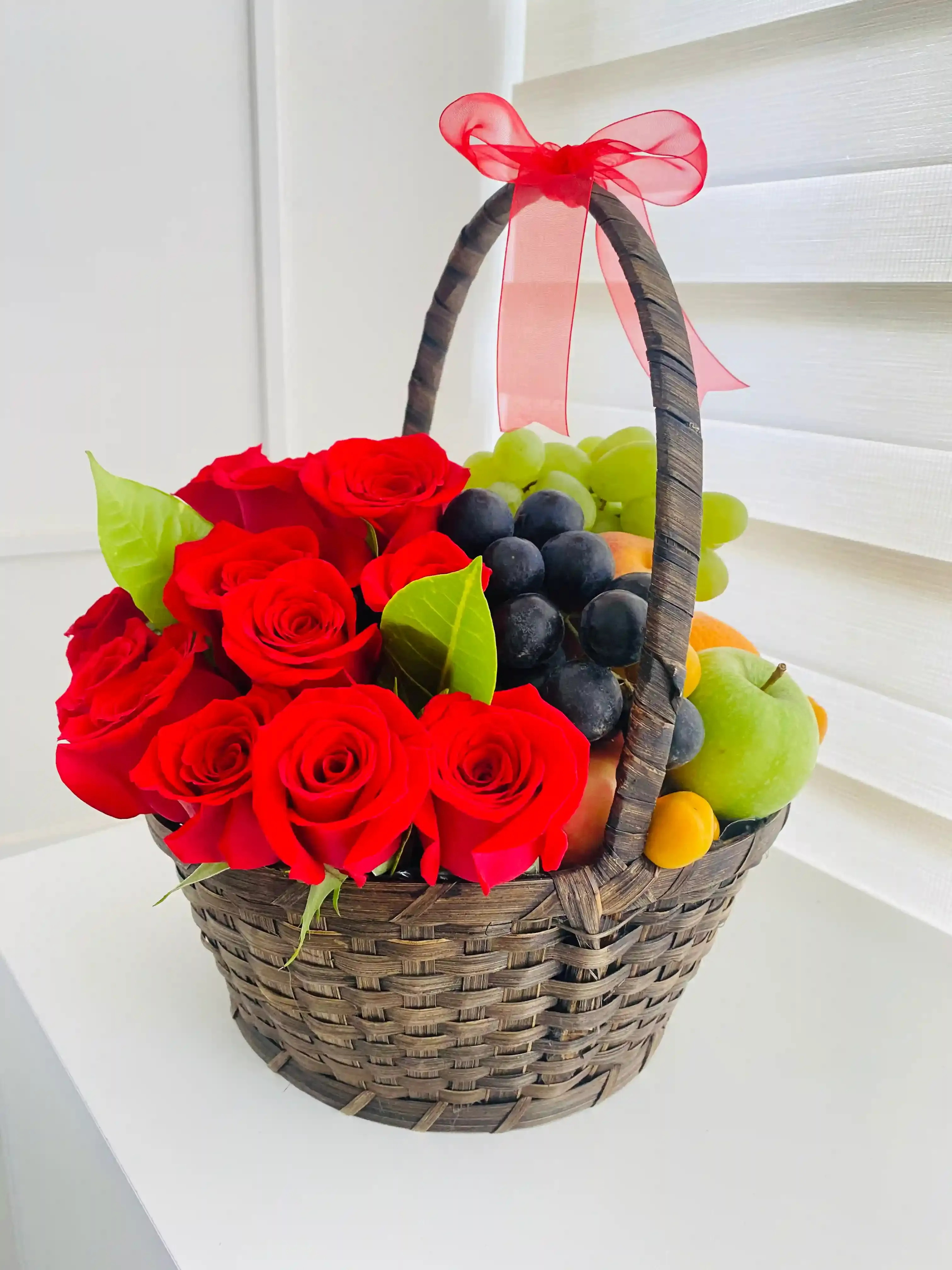 Caja de Flores y Frutas